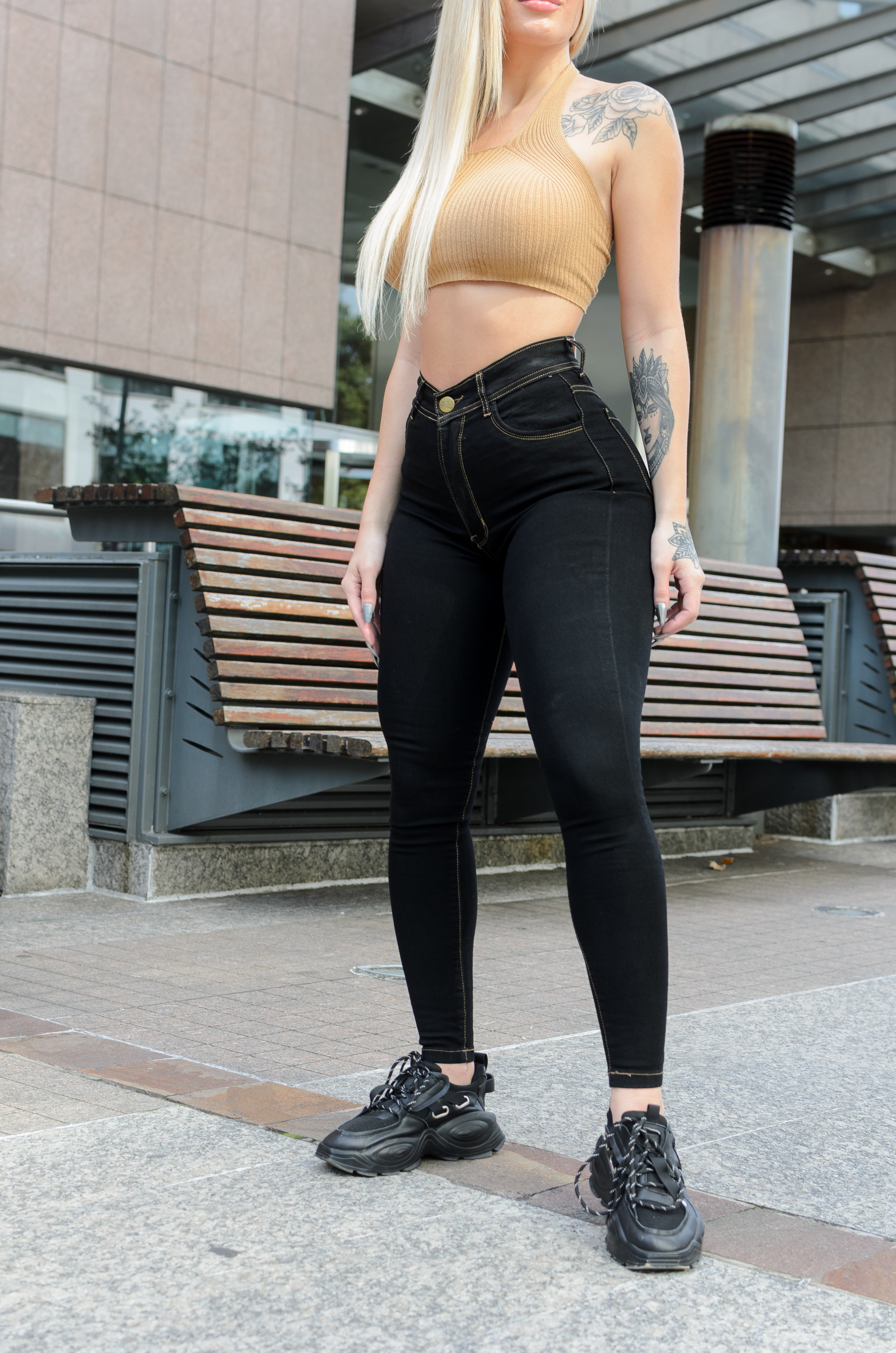 Black hilo camel
